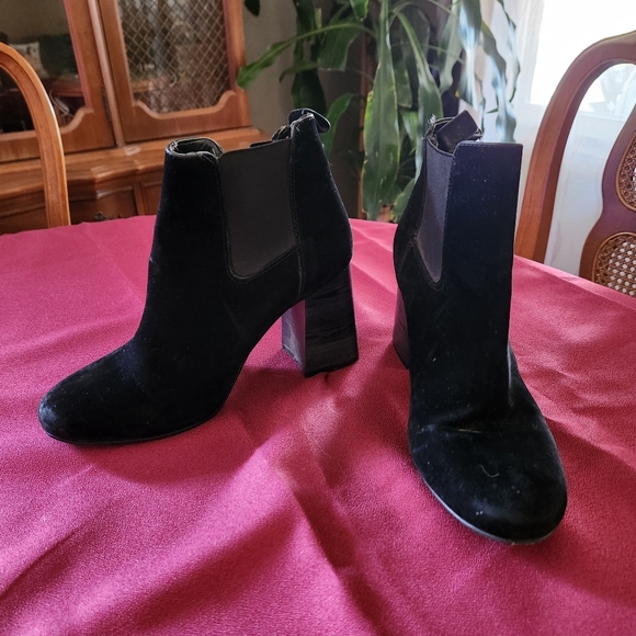 Black suede ankle boots - Picture 2 of 6